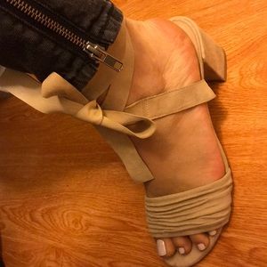 Stuart Weitzmann Corbata Sandals